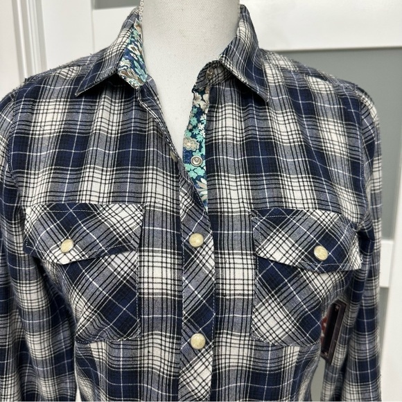 Rock Roll n Soul Plaid Western Shirt With Floral Details SZ Small NEW WITH TAGS - Picture 2 of 7